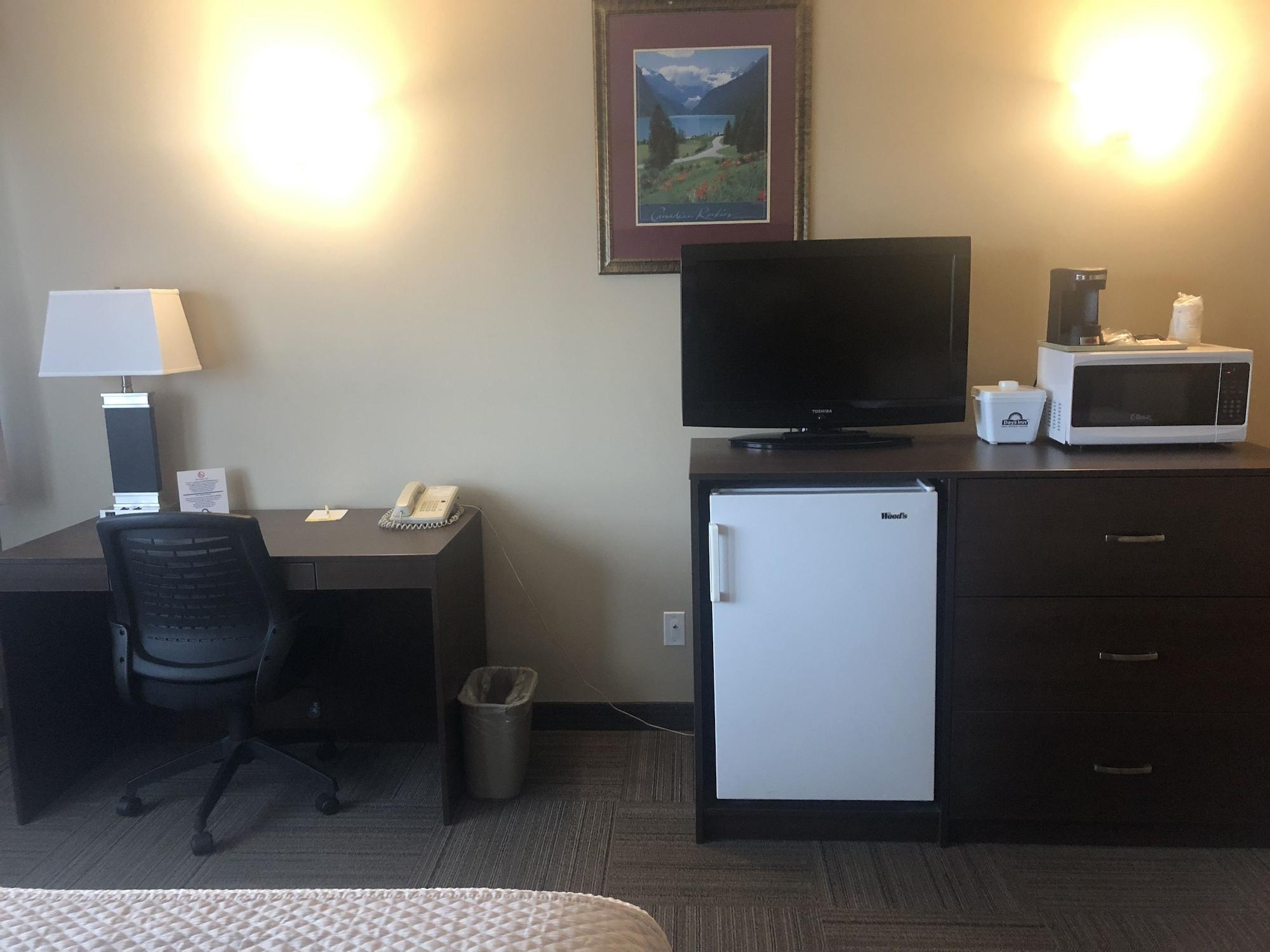 Days Inn By Wyndham Hinton Luaran gambar