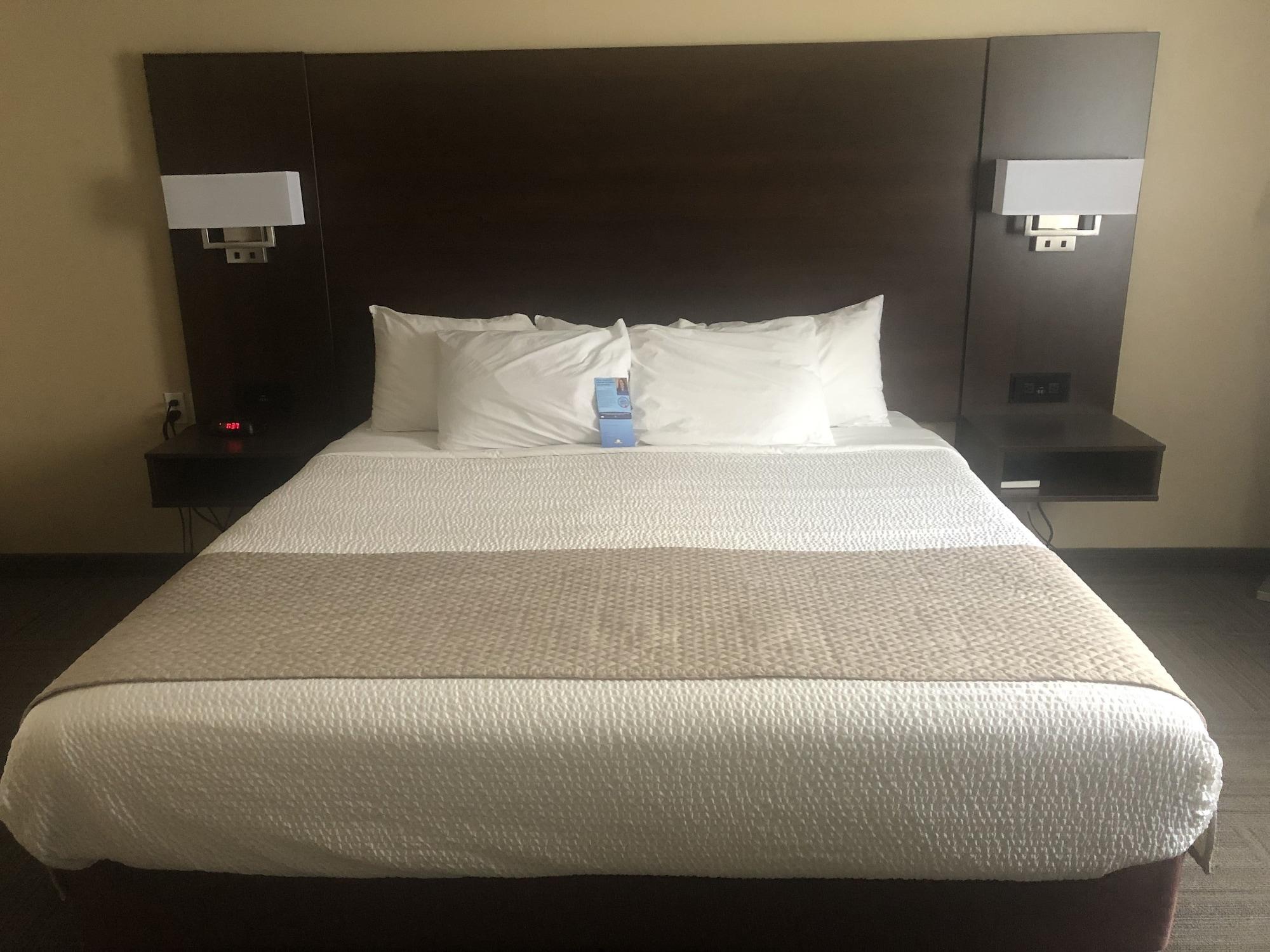 Days Inn By Wyndham Hinton Luaran gambar