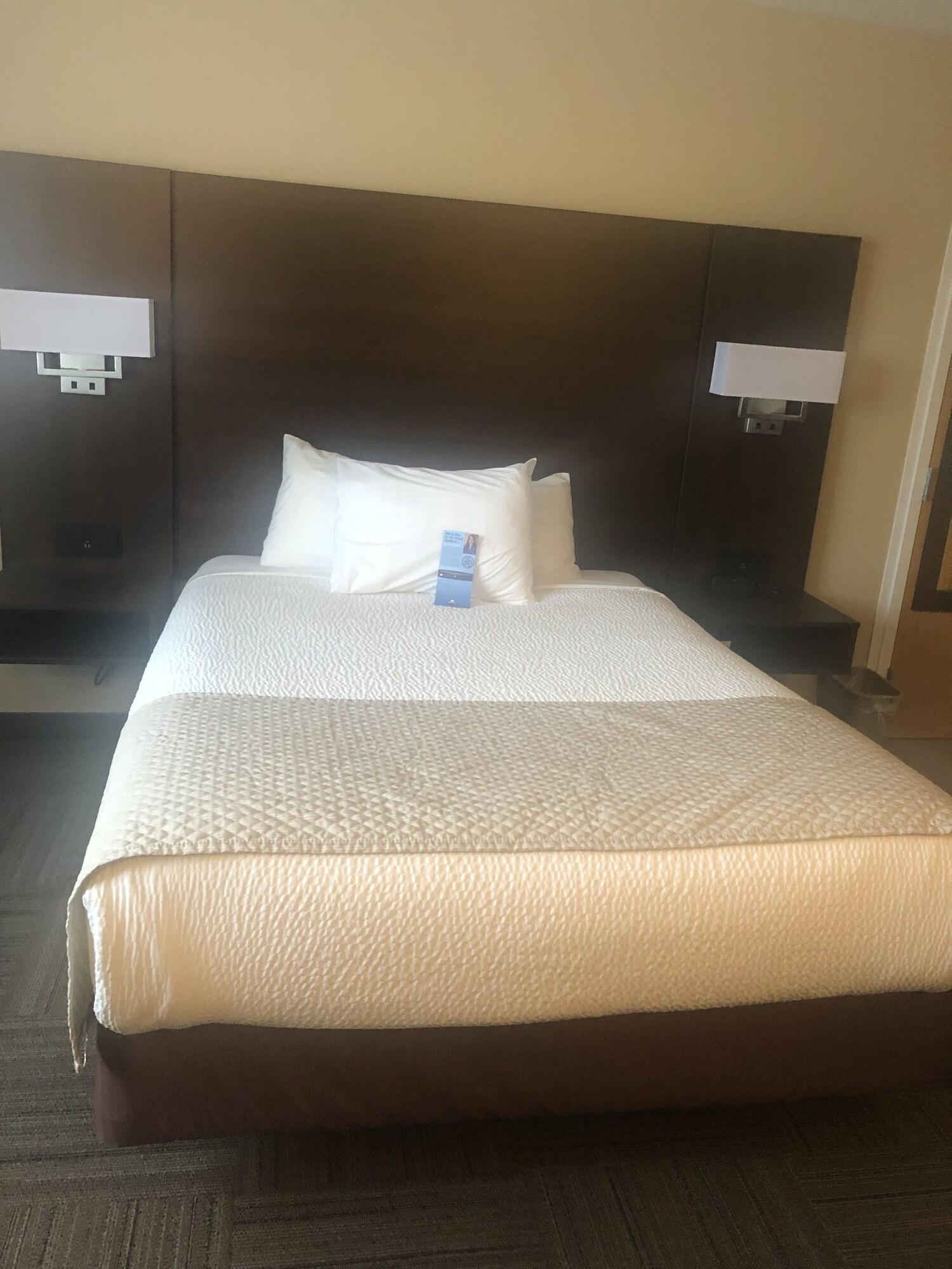 Days Inn By Wyndham Hinton Luaran gambar