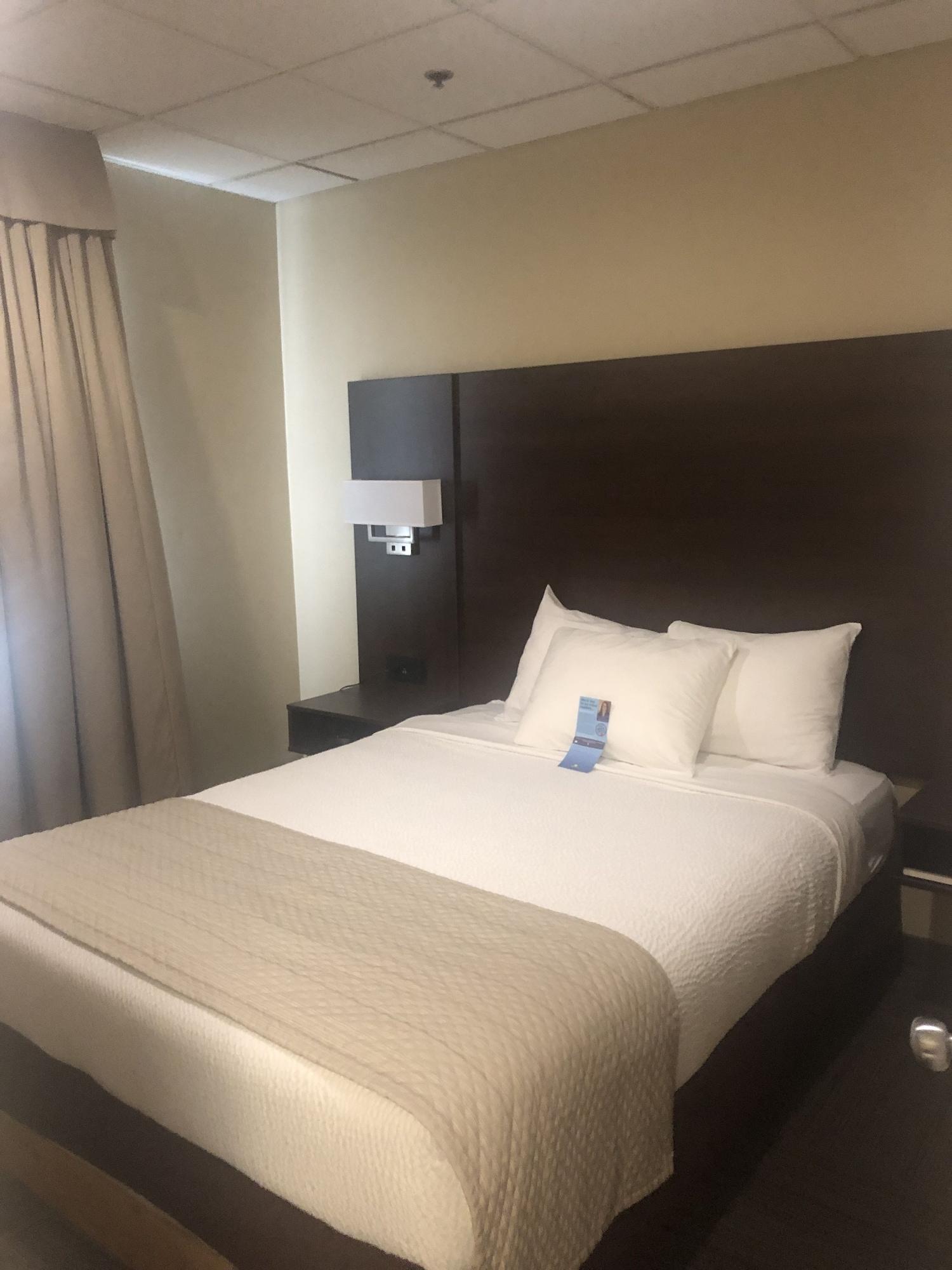 Days Inn By Wyndham Hinton Luaran gambar