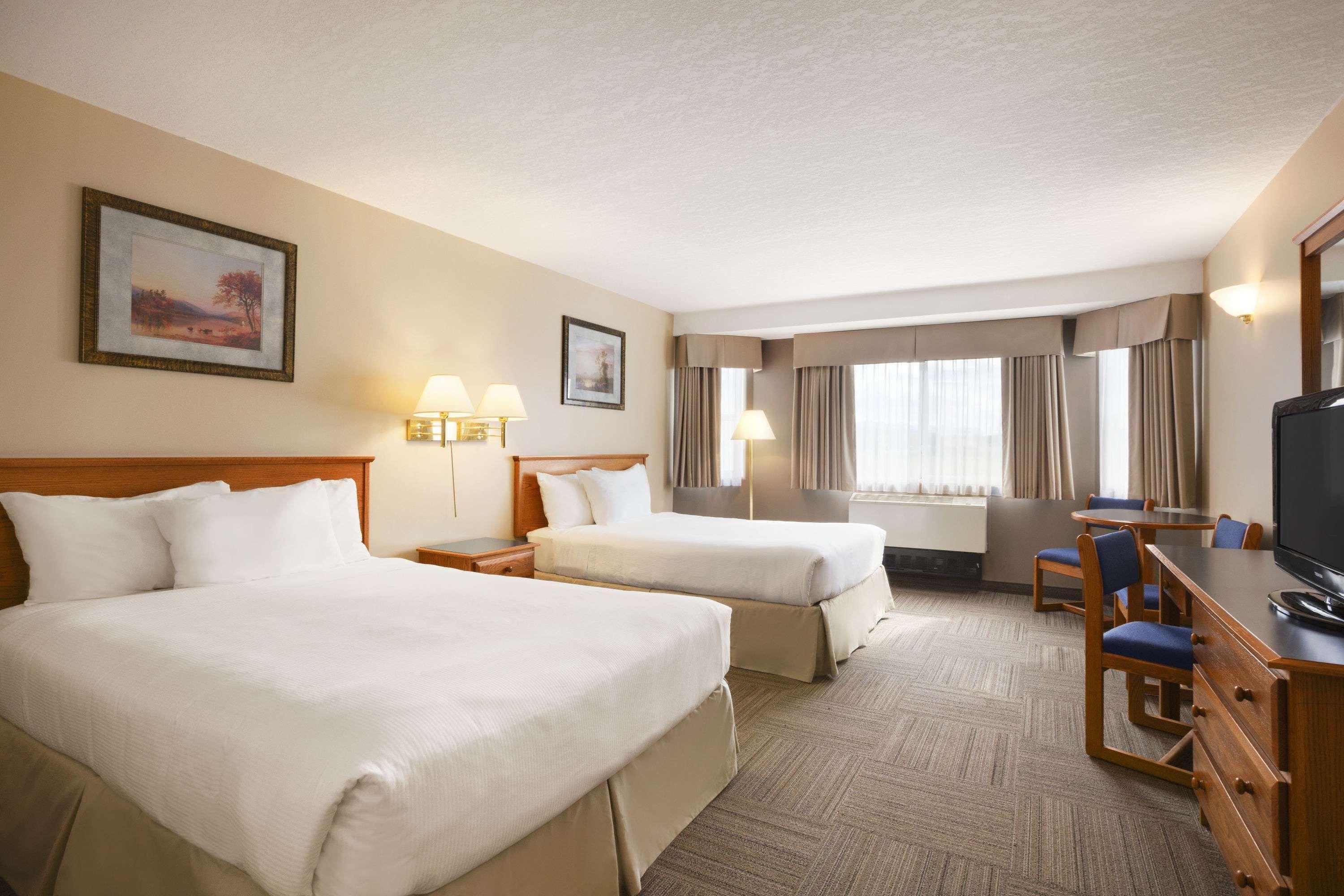 Days Inn By Wyndham Hinton Luaran gambar