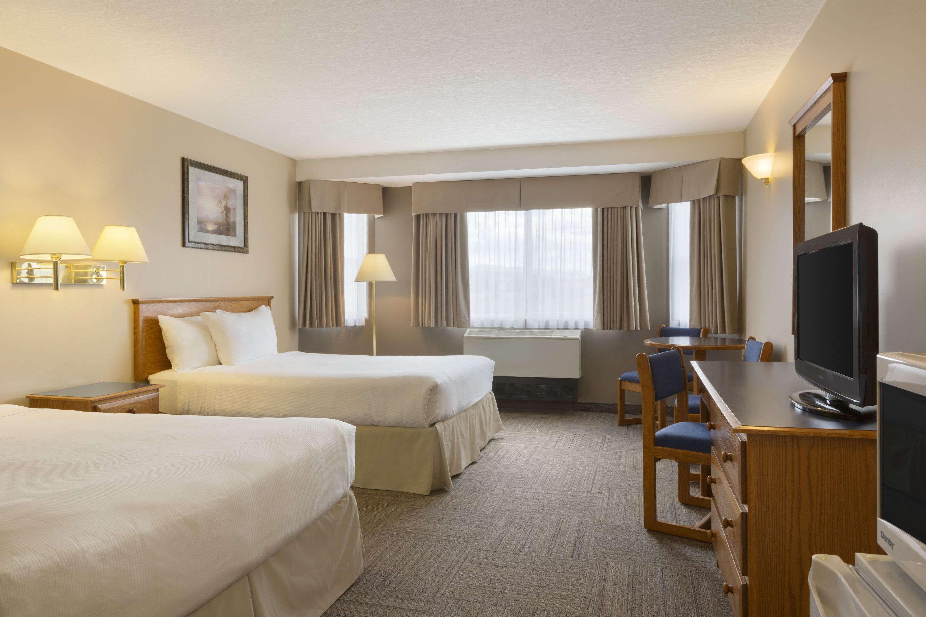 Days Inn By Wyndham Hinton Luaran gambar