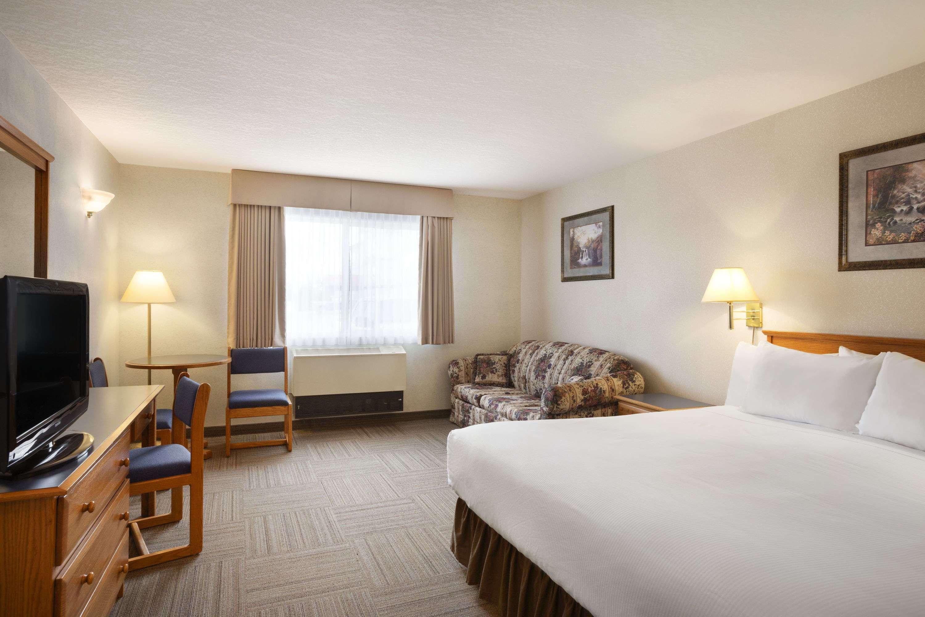 Days Inn By Wyndham Hinton Luaran gambar