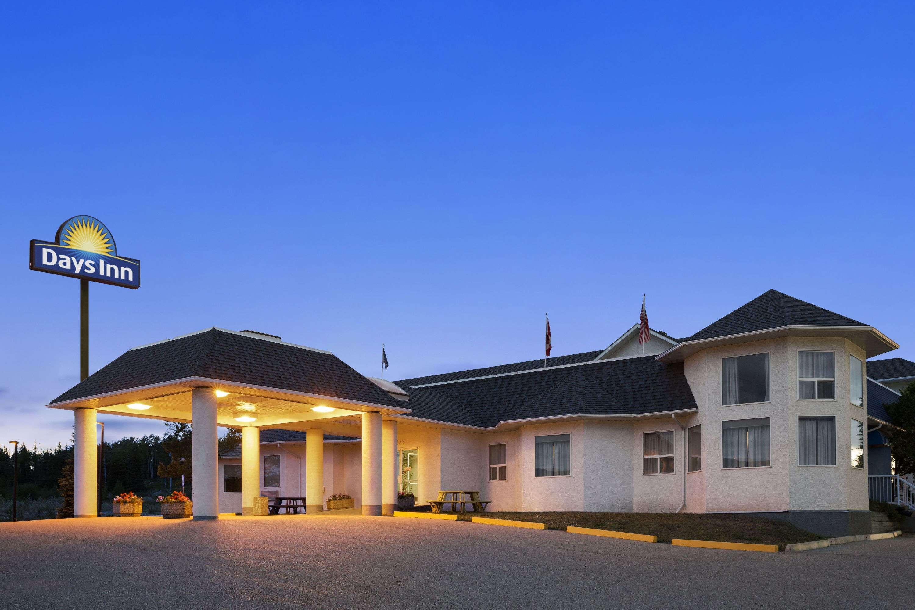 Days Inn By Wyndham Hinton Luaran gambar