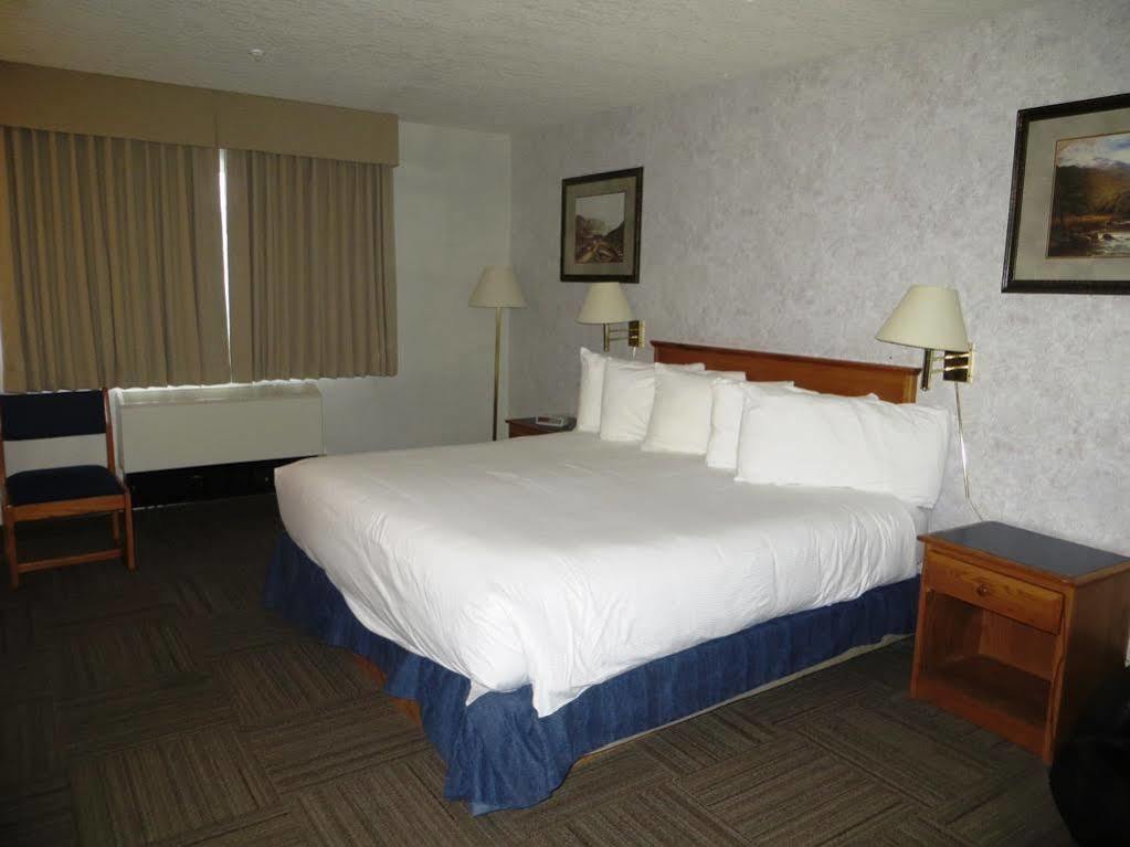 Days Inn By Wyndham Hinton Luaran gambar